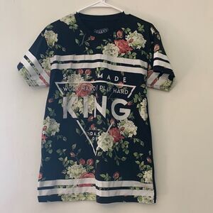 Fresh Laundry short sleeve tee Self made logo Size M Black floral
